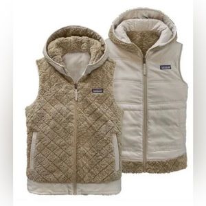 Patagonia Vest. Womens Patagonia Los Gatos. Bleached Stone color.